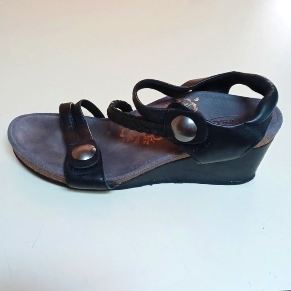- Aetrex Black Strappy Braided Leather & Cork Sandals 8 M